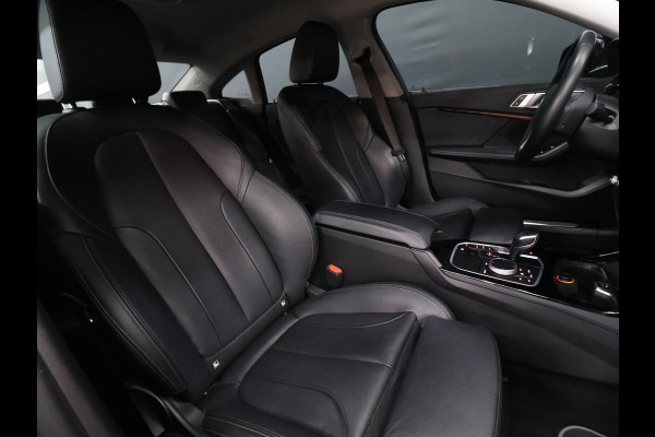BMW 2 Serie Gran Coupé 218i High Executive [STOELVERWARMING, CAMERA, PDC V+A, CRUISE CONTROL, VOL LEDER, NAVIGATIE, NIEUWSTAAT]