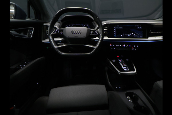 Audi Q4 e-tron 40 Advanced edition 77 kWh [ADAPTIVE CRUISE, CAMERA, SONOS AUDIO INSTALLATIE, TREKHAAK, APPLE CARPLAY, SFEERVERLICHTING, STOELVERWARMING, ELEK.. ACHTERKLEP, NAVIGATIE, NIEUWSTAAT]