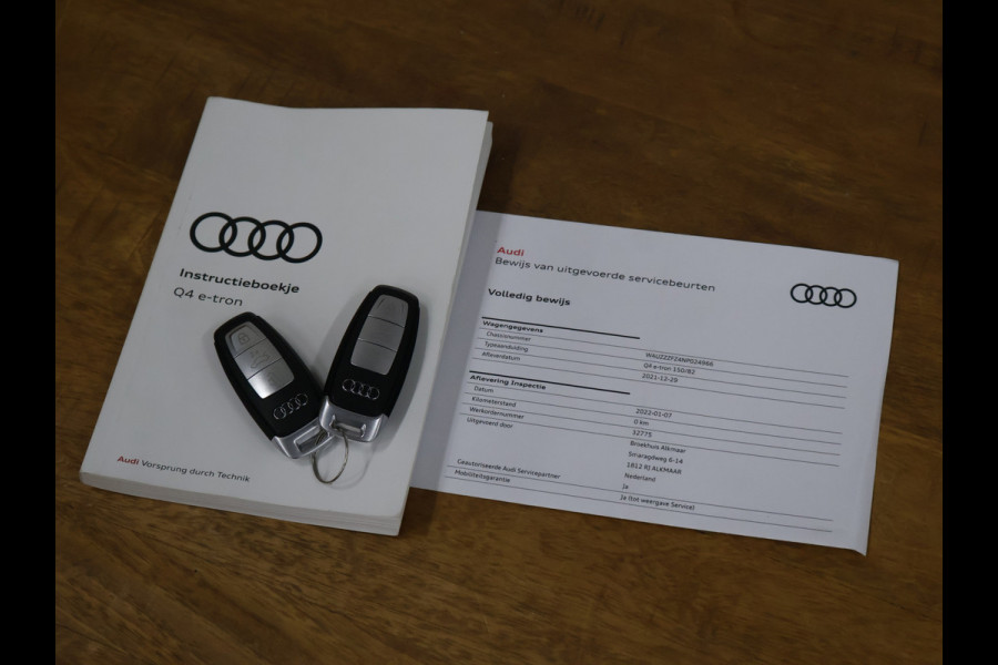 Audi Q4 e-tron 40 Advanced edition 77 kWh [ADAPTIVE CRUISE, CAMERA, SONOS AUDIO INSTALLATIE, TREKHAAK, APPLE CARPLAY, SFEERVERLICHTING, STOELVERWARMING, ELEK.. ACHTERKLEP, NAVIGATIE, NIEUWSTAAT]