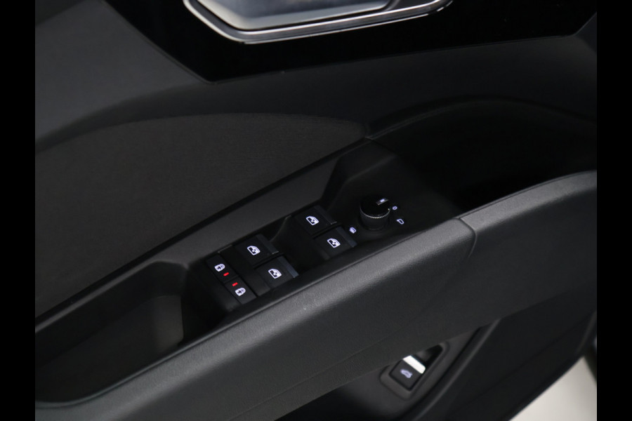 Audi Q4 e-tron 40 Advanced edition 77 kWh [ADAPTIVE CRUISE, CAMERA, SONOS AUDIO INSTALLATIE, TREKHAAK, APPLE CARPLAY, SFEERVERLICHTING, STOELVERWARMING, ELEK.. ACHTERKLEP, NAVIGATIE, NIEUWSTAAT]