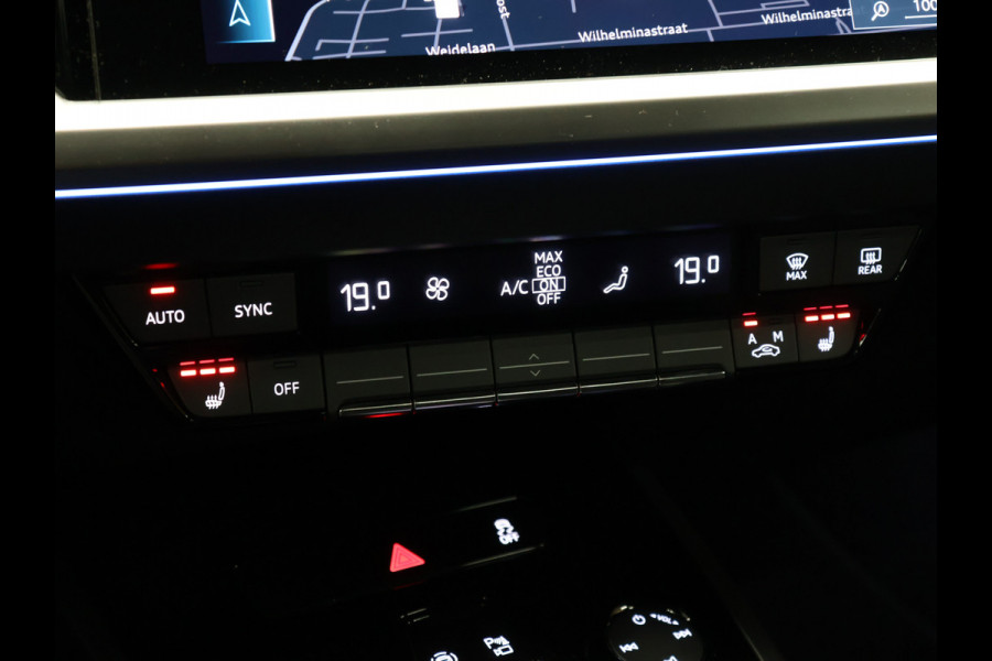Audi Q4 e-tron 40 Advanced edition 77 kWh [ADAPTIVE CRUISE, CAMERA, SONOS AUDIO INSTALLATIE, TREKHAAK, APPLE CARPLAY, SFEERVERLICHTING, STOELVERWARMING, ELEK.. ACHTERKLEP, NAVIGATIE, NIEUWSTAAT]