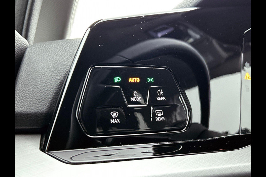 Volkswagen Golf Variant 1.0 TSI Life CARPLAY | AD-CRUISE | VIRTUAL | SFEERVERLICHTING
