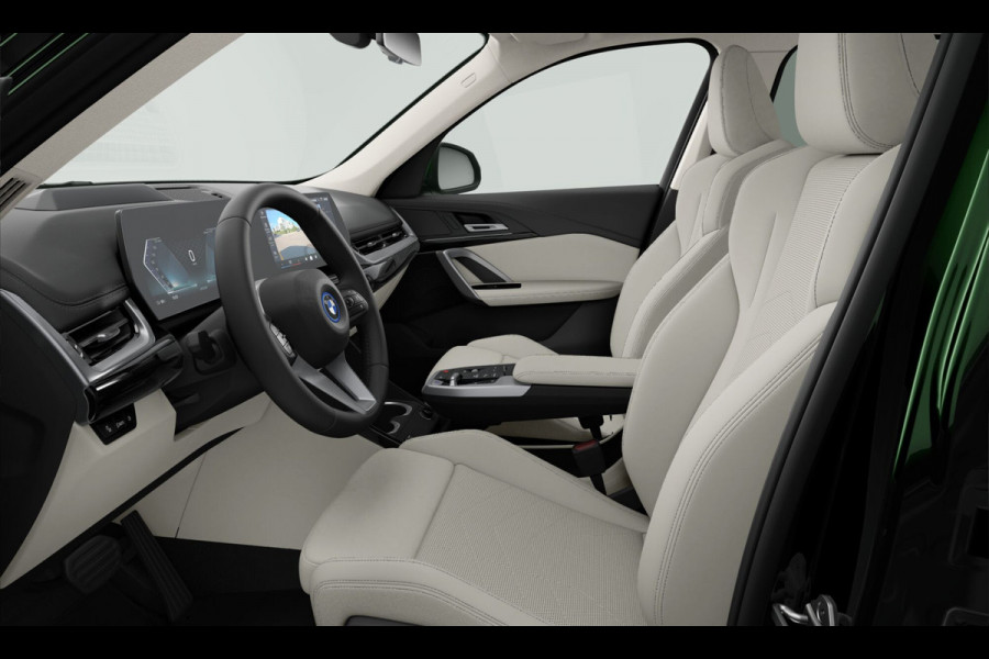 BMW iX1 eDrive20 xLine - Sportstoelen - ACC - Head-up - Parking Assist Plus