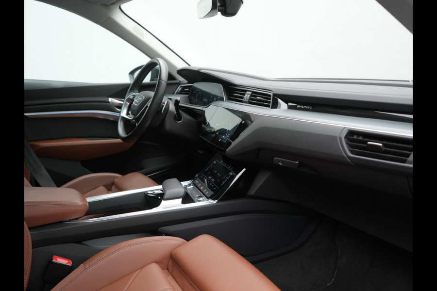 Audi Q8 e-tron 55 Quattro Advanced Edition 106 kWh 408pk Dealer O.H. | Luchtvering | Panodak | Adaptive Cruise | Head Up | Bang & Olufsen | Matrix LED | 360 Camera | Lederen Sportstoelen & Stuur Verwarmd | Sfeerverlichting | Apple Carplay | Blis |