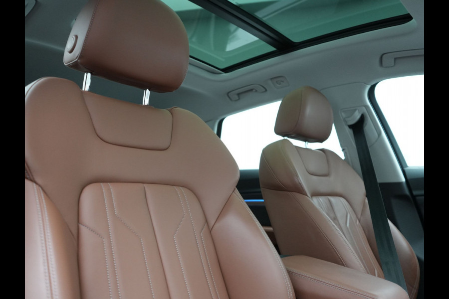 Audi Q8 e-tron 55 Quattro Advanced Edition 106 kWh 408pk Dealer O.H. | Luchtvering | Panodak | Adaptive Cruise | Head Up | Bang & Olufsen | Matrix LED | 360 Camera | Lederen Sportstoelen & Stuur Verwarmd | Sfeerverlichting | Apple Carplay | Blis |