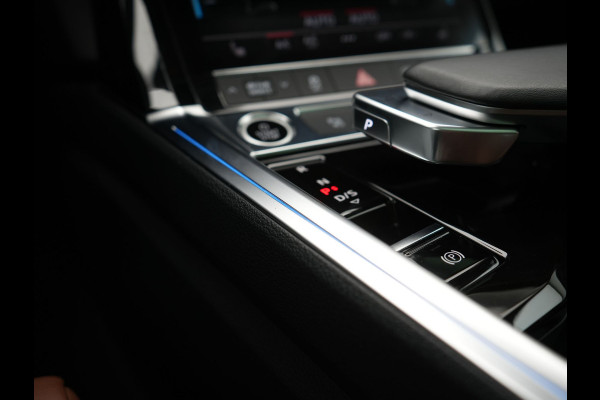 Audi Q8 e-tron 55 Quattro Advanced Edition 106 kWh 408pk Dealer O.H. | Luchtvering | Panodak | Adaptive Cruise | Head Up | Bang & Olufsen | Matrix LED | 360 Camera | Lederen Sportstoelen & Stuur Verwarmd | Sfeerverlichting | Apple Carplay | Blis |