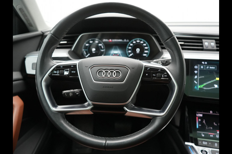 Audi Q8 e-tron 55 Quattro Advanced Edition 106 kWh 408pk Dealer O.H. | Luchtvering | Panodak | Adaptive Cruise | Head Up | Bang & Olufsen | Matrix LED | 360 Camera | Lederen Sportstoelen & Stuur Verwarmd | Sfeerverlichting | Apple Carplay | Blis |