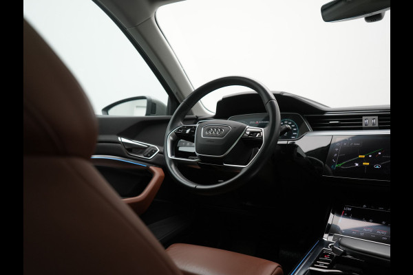 Audi Q8 e-tron 55 Quattro Advanced Edition 106 kWh 408pk Dealer O.H. | Luchtvering | Panodak | Adaptive Cruise | Head Up | Bang & Olufsen | Matrix LED | 360 Camera | Lederen Sportstoelen & Stuur Verwarmd | Sfeerverlichting | Apple Carplay | Blis |