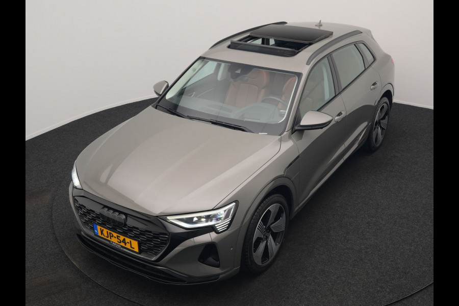 Audi Q8 e-tron 55 Quattro Advanced Edition 106 kWh 408pk Dealer O.H. | Luchtvering | Panodak | Adaptive Cruise | Head Up | Bang & Olufsen | Matrix LED | 360 Camera | Lederen Sportstoelen & Stuur Verwarmd | Sfeerverlichting | Apple Carplay | Blis |