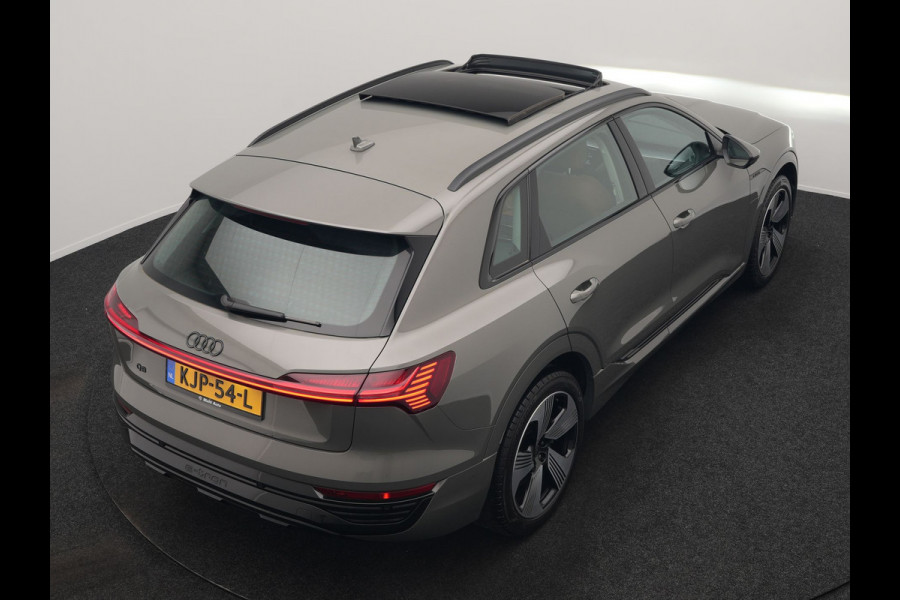 Audi Q8 e-tron 55 Quattro Advanced Edition 106 kWh 408pk Dealer O.H. | Luchtvering | Panodak | Adaptive Cruise | Head Up | Bang & Olufsen | Matrix LED | 360 Camera | Lederen Sportstoelen & Stuur Verwarmd | Sfeerverlichting | Apple Carplay | Blis |