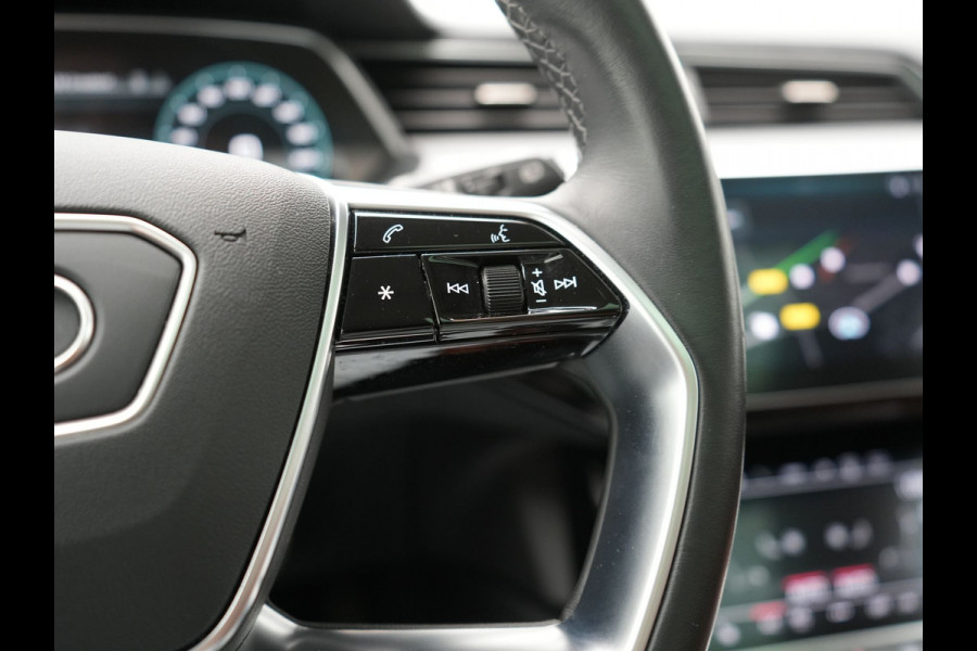 Audi Q8 e-tron 55 Quattro Advanced Edition 106 kWh 408pk Dealer O.H. | Luchtvering | Panodak | Adaptive Cruise | Head Up | Bang & Olufsen | Matrix LED | 360 Camera | Lederen Sportstoelen & Stuur Verwarmd | Sfeerverlichting | Apple Carplay | Blis |