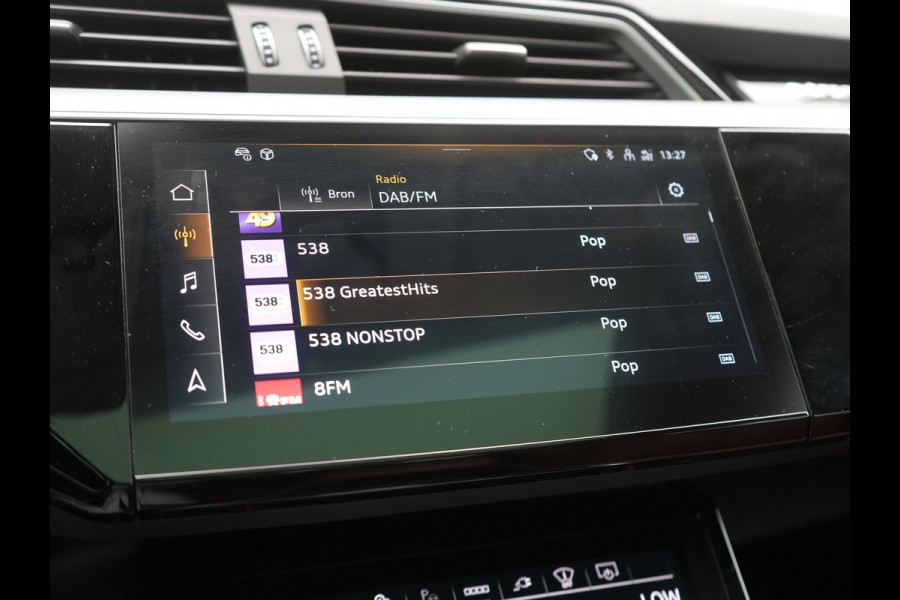 Audi Q8 e-tron 55 Quattro Advanced Edition 106 kWh 408pk Dealer O.H. | Luchtvering | Panodak | Adaptive Cruise | Head Up | Bang & Olufsen | Matrix LED | 360 Camera | Lederen Sportstoelen & Stuur Verwarmd | Sfeerverlichting | Apple Carplay | Blis |