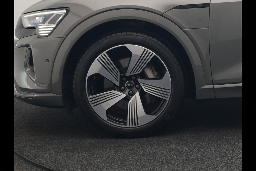 Audi Q8 e-tron 55 Quattro Advanced Edition 106 kWh 408pk Dealer O.H. | Luchtvering | Panodak | Adaptive Cruise | Head Up | Bang & Olufsen | Matrix LED | 360 Camera | Lederen Sportstoelen & Stuur Verwarmd | Sfeerverlichting | Apple Carplay | Blis |