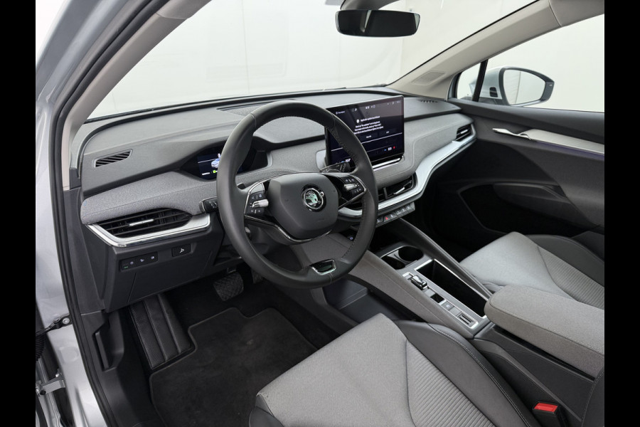 Škoda ENYAQ iV 60 SOH 90% Warmtepomp Trekhaak Panoramadak Adap.Cruise Navi Ecc 360°Camera Apple Carplay Android Auto Stuurverwarming Privacy Glas Lmv 19" Led matrix Keyless advanced Rijstrooksensor Origineel Nederlandse Auto