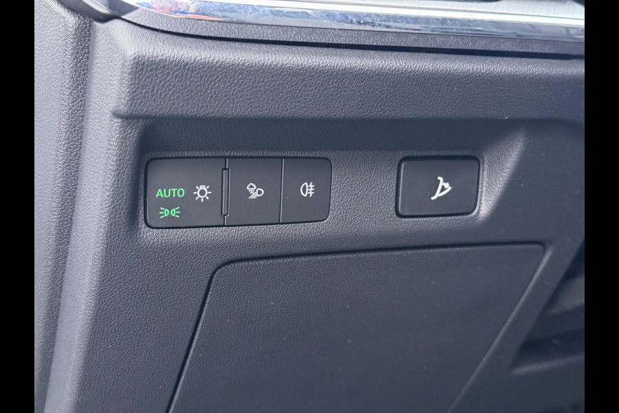 Škoda ENYAQ iV 60 SOH 90% Warmtepomp Trekhaak Panoramadak Adap.Cruise Navi Ecc 360°Camera Apple Carplay Android Auto Stuurverwarming Privacy Glas Lmv 19" Led matrix Keyless advanced Rijstrooksensor Origineel Nederlandse Auto