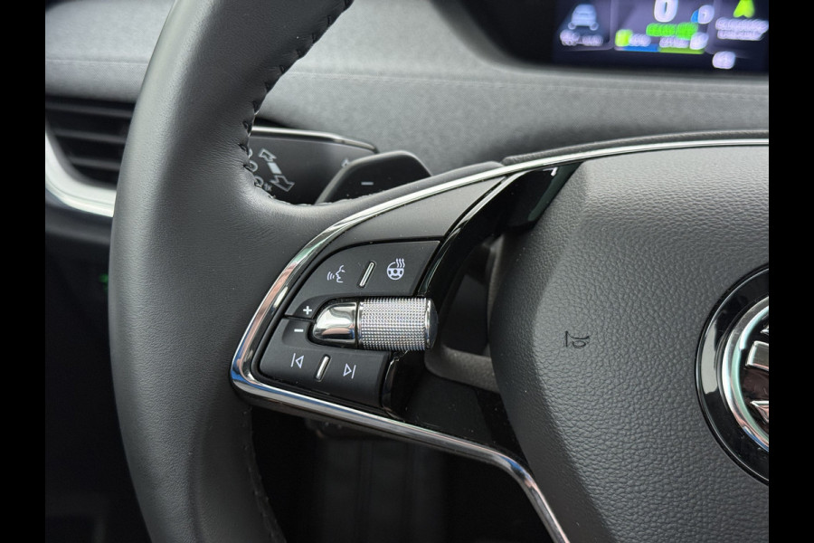 Škoda ENYAQ iV 60 SOH 90% Warmtepomp Trekhaak Panoramadak Adap.Cruise Navi Ecc 360°Camera Apple Carplay Android Auto Stuurverwarming Privacy Glas Lmv 19" Led matrix Keyless advanced Rijstrooksensor Origineel Nederlandse Auto