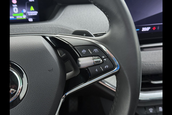 Škoda ENYAQ iV 60 SOH 90% Warmtepomp Trekhaak Panoramadak Adap.Cruise Navi Ecc 360°Camera Apple Carplay Android Auto Stuurverwarming Privacy Glas Lmv 19" Led matrix Keyless advanced Rijstrooksensor Origineel Nederlandse Auto