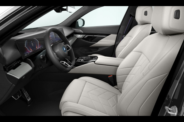 BMW 5 Serie Touring 550e xDrive - M-Sport Pro - Pano - Bowers & Wilkins - Onderstel Prof