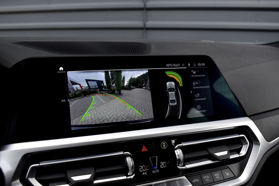 BMW 3 Serie 330e M Sport Individual | 19'' Wielen | Lederen Bekleding | CarPlay | Audio Media Pack | 1e Eigenaar |