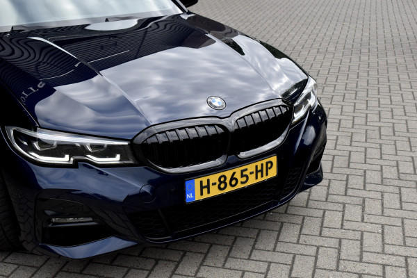 BMW 3 Serie 330e M Sport Individual | 19'' Wielen | Lederen Bekleding | CarPlay | Audio Media Pack | 1e Eigenaar |