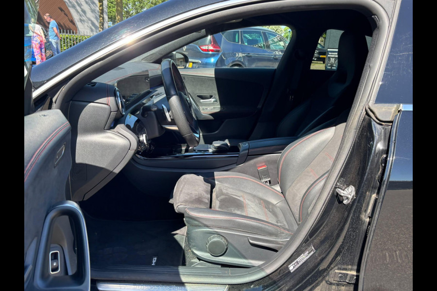 Mercedes-Benz CLA-Klasse 250 e AMG PHEV | SFEERVERLICHTING | WIDESCREEN | AFN. TREKHAAK | STOELVERWARMING | 19 INCH | RIJKLAAR MET 12 MND BOVAG GARANTIE