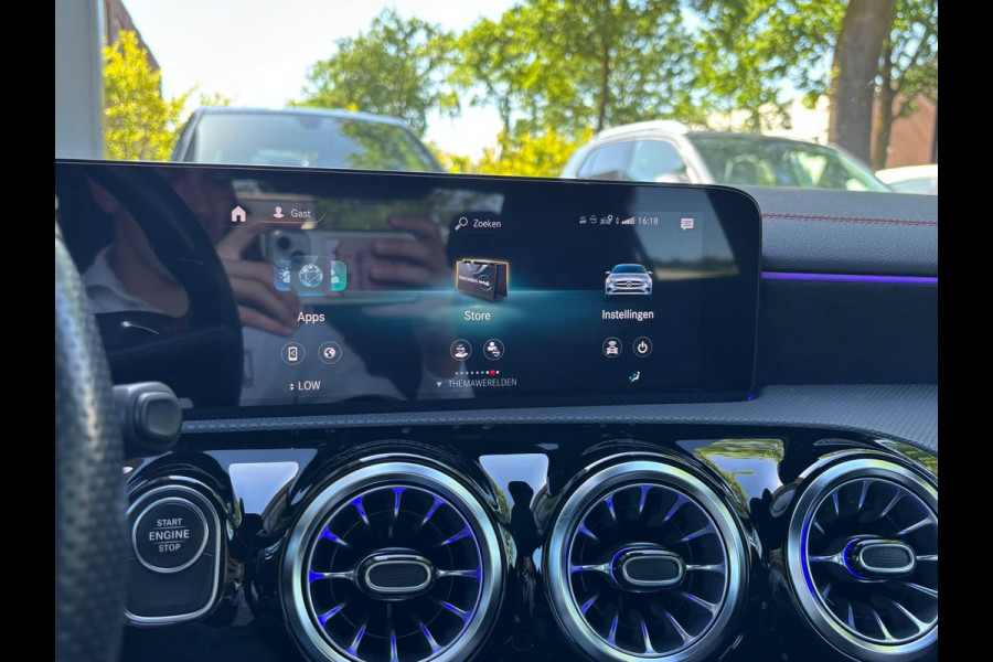 Mercedes-Benz CLA-Klasse 250 e AMG PHEV | SFEERVERLICHTING | WIDESCREEN | AFN. TREKHAAK | STOELVERWARMING | 19 INCH | RIJKLAAR MET 12 MND BOVAG GARANTIE