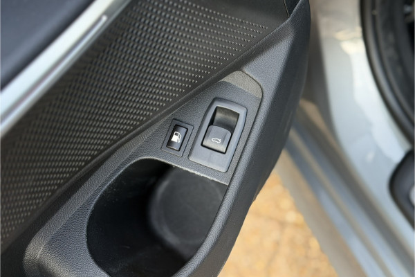 BMW 3 Serie Touring 330e M-Sport Pro | Widescreen | Memory | Camera | Laserlight | Adaptive Cruise