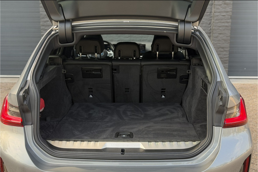 BMW 3 Serie Touring 330e M-Sport Pro | Widescreen | Memory | Camera | Laserlight | Adaptive Cruise