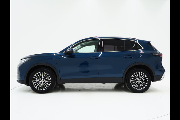 Volkswagen Tiguan 1.5 eHybrid Sport | 5 Jaar Garantie | Leder/Alcantara | Trekhaak | Massage | 360 | Sfeerlicht | Keyless | Adaptive Cruise