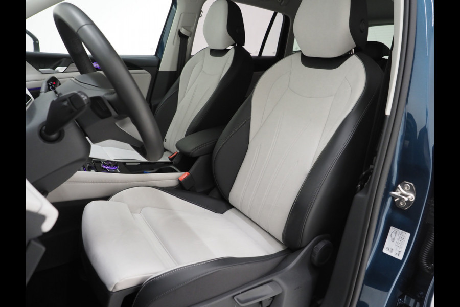 Volkswagen Tiguan 1.5 eHybrid Sport | 5 Jaar Garantie | Leder/Alcantara | Trekhaak | Massage | 360 | Sfeerlicht | Keyless | Adaptive Cruise