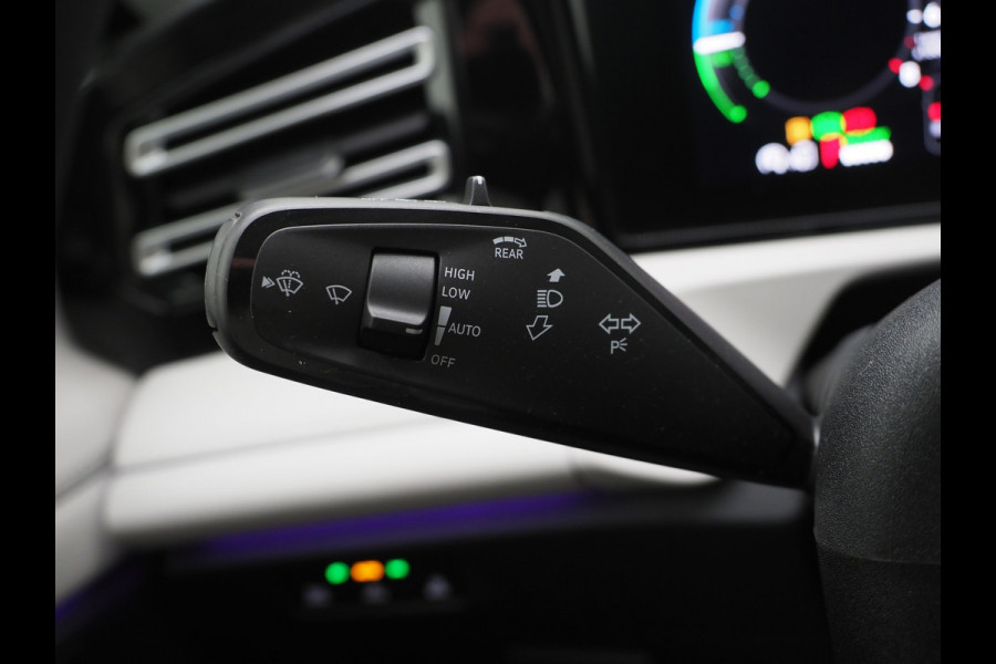 Volkswagen Tiguan 1.5 eHybrid Sport | 5 Jaar Garantie | Leder/Alcantara | Trekhaak | Massage | 360 | Sfeerlicht | Keyless | Adaptive Cruise