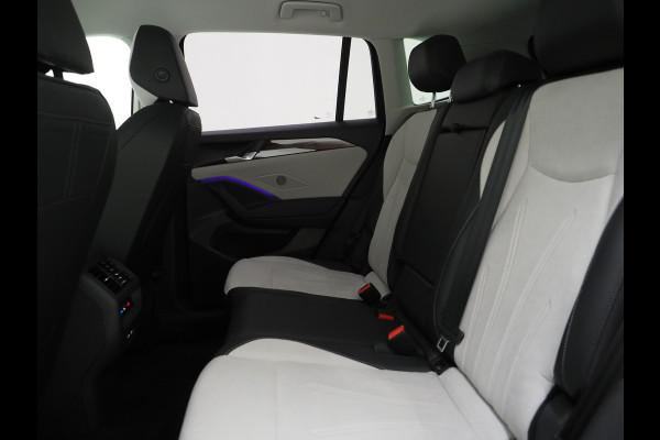 Volkswagen Tiguan 1.5 eHybrid Sport | 5 Jaar Garantie | Leder/Alcantara | Trekhaak | Massage | 360 | Sfeerlicht | Keyless | Adaptive Cruise