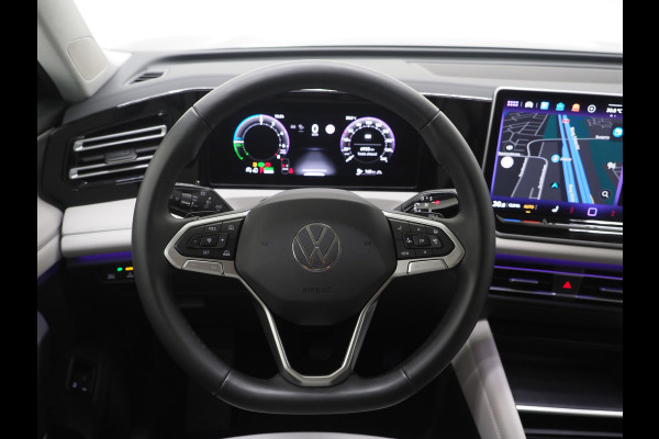 Volkswagen Tiguan 1.5 eHybrid Sport | 5 Jaar Garantie | Leder/Alcantara | Trekhaak | Massage | 360 | Sfeerlicht | Keyless | Adaptive Cruise