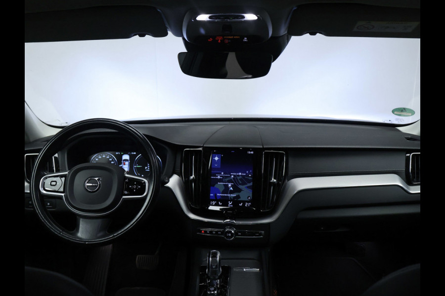Volvo XC60 2.0 T8 Twin Engine AWD Inscription Sport (PANORAMADAK,NAVI,CAMERA,STOELVERWARMING,LED,GETINT,SPORTSTOELEN,LM VELGEN)