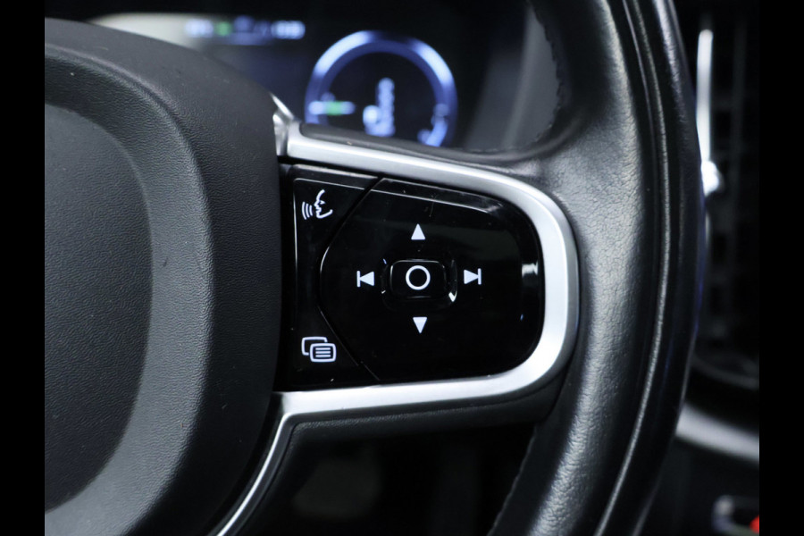 Volvo XC60 2.0 T8 Twin Engine AWD Inscription Sport (PANORAMADAK,NAVI,CAMERA,STOELVERWARMING,LED,GETINT,SPORTSTOELEN,LM VELGEN)