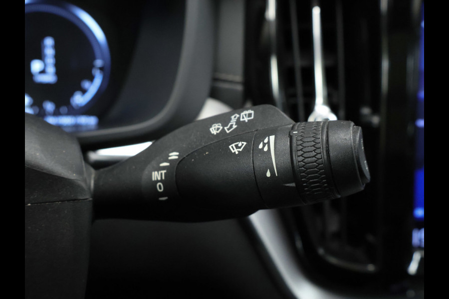 Volvo XC60 2.0 T8 Twin Engine AWD Inscription Sport (PANORAMADAK,NAVI,CAMERA,STOELVERWARMING,LED,GETINT,SPORTSTOELEN,LM VELGEN)
