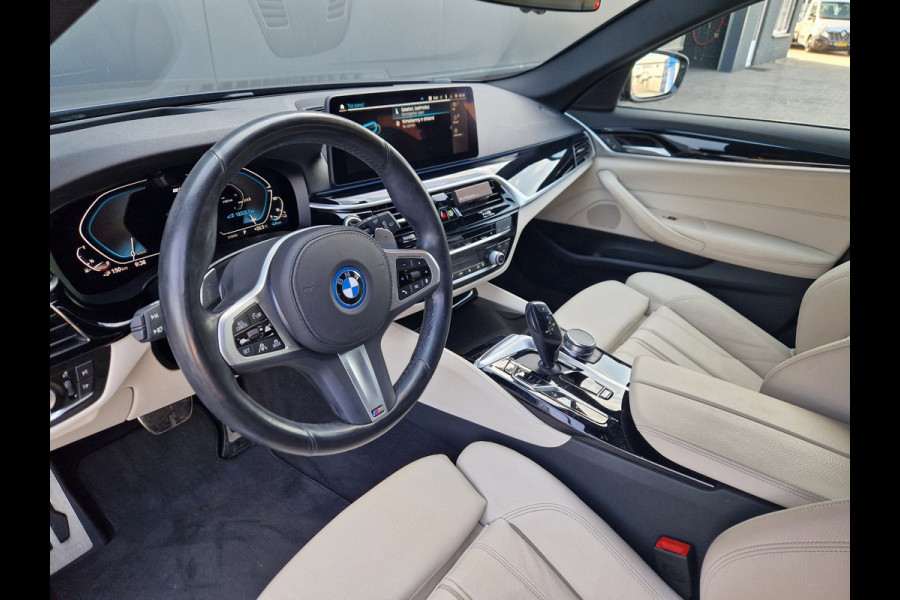BMW 5 Serie Touring 530e SOH 87% BMW garantie t/m 2028!