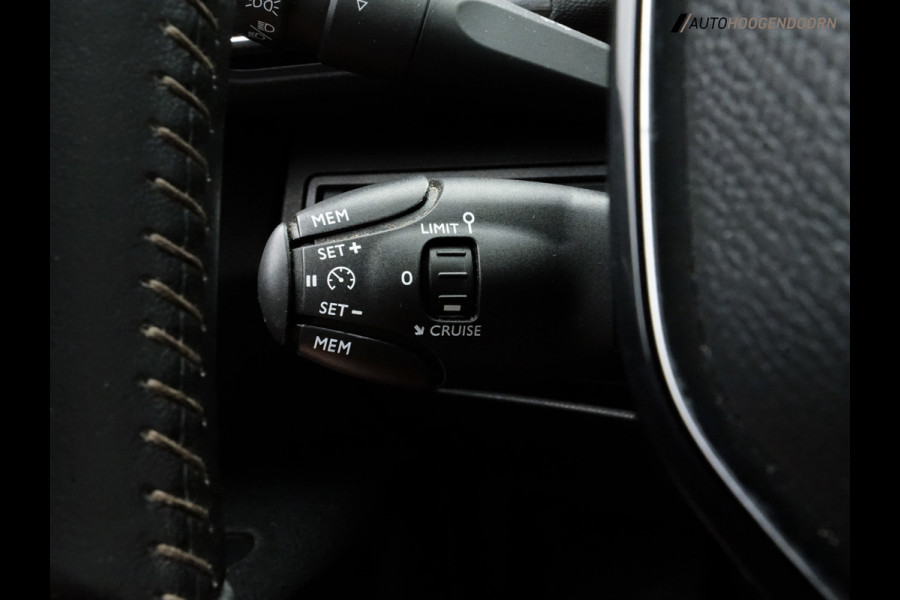 Peugeot 5008 1.2 PureTech Allure Avantage 7-zits (APPLE CARPLAY,LED VERLICHTING,CAMERA,DIGITAAL DISPLAY,PARKEERSENSOREN,LM-VELGEN)