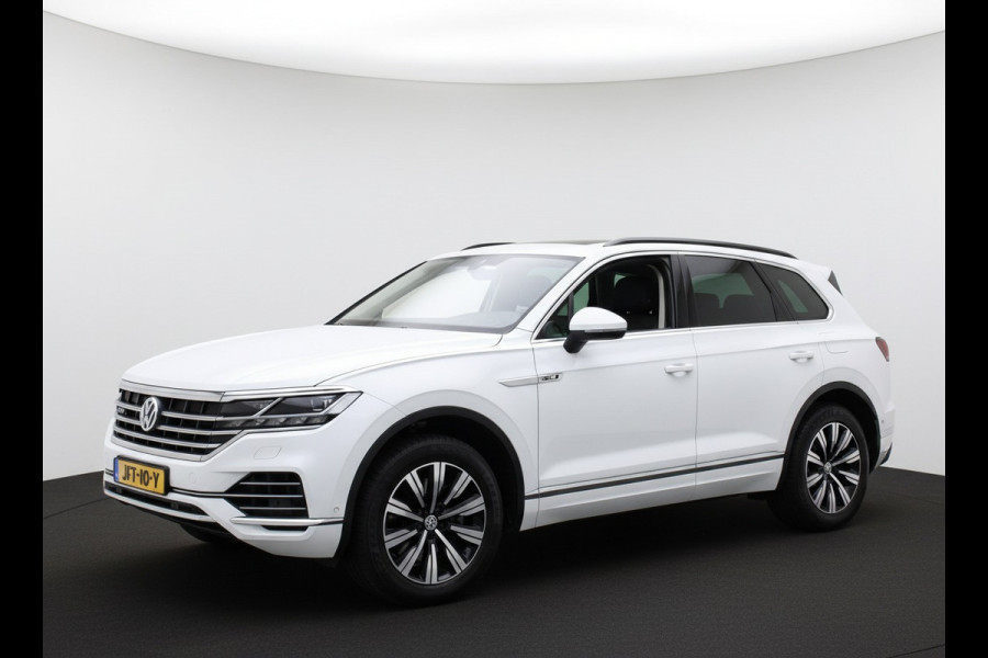 Volkswagen Touareg 3.0 TSi eHybrid ATMOSPHERE 4MOTION TREKHAAK/HEAD-UP/PANORAMADAK 1E EIG