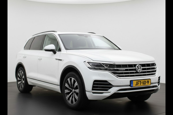 Volkswagen Touareg 3.0 TSi eHybrid ATMOSPHERE 4MOTION TREKHAAK/HEAD-UP/PANORAMADAK 1E EIG