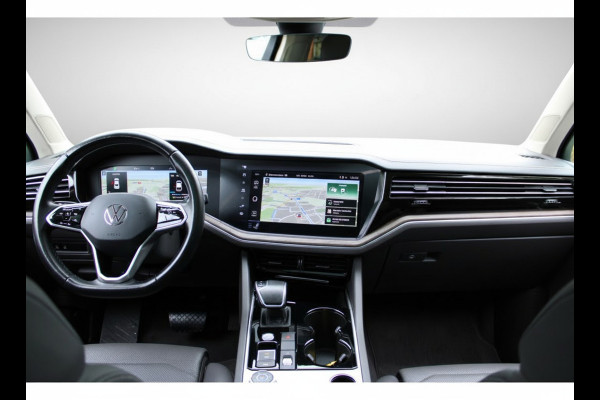 Volkswagen Touareg 3.0 TSi eHybrid ATMOSPHERE 4MOTION TREKHAAK/HEAD-UP/PANORAMADAK 1E EIG