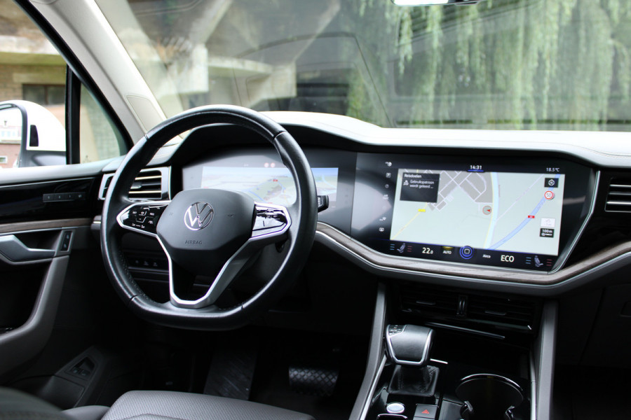 Volkswagen Touareg 3.0 TSi eHybrid ATMOSPHERE 4MOTION TREKHAAK/HEAD-UP/PANORAMADAK 1E EIG