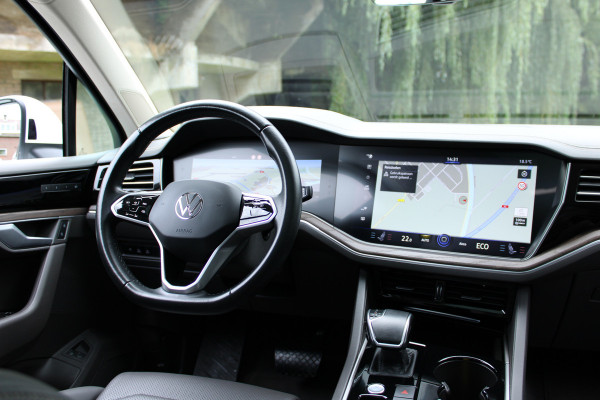 Volkswagen Touareg 3.0 TSi eHybrid ATMOSPHERE 4MOTION TREKHAAK/HEAD-UP/PANORAMADAK 1E EIG