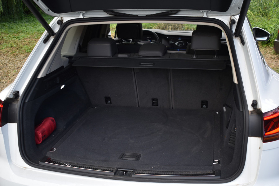 Volkswagen Touareg 3.0 TSi eHybrid ATMOSPHERE 4MOTION TREKHAAK/HEAD-UP/PANORAMADAK 1E EIG