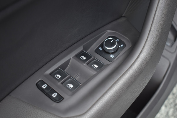Volkswagen Touareg 3.0 TSi eHybrid ATMOSPHERE 4MOTION TREKHAAK/HEAD-UP/PANORAMADAK 1E EIG