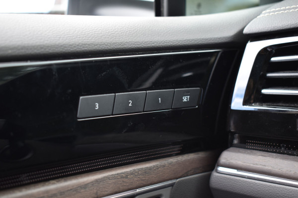 Volkswagen Touareg 3.0 TSi eHybrid ATMOSPHERE 4MOTION TREKHAAK/HEAD-UP/PANORAMADAK 1E EIG