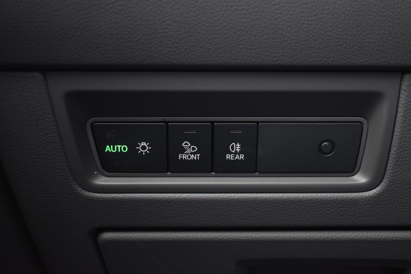 Volkswagen Touareg 3.0 TSi eHybrid ATMOSPHERE 4MOTION TREKHAAK/HEAD-UP/PANORAMADAK 1E EIG