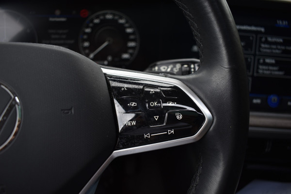 Volkswagen Touareg 3.0 TSi eHybrid ATMOSPHERE 4MOTION TREKHAAK/HEAD-UP/PANORAMADAK 1E EIG