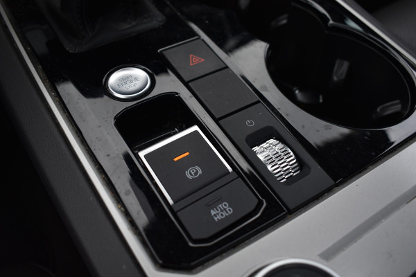 Volkswagen Touareg 3.0 TSi eHybrid ATMOSPHERE 4MOTION TREKHAAK/HEAD-UP/PANORAMADAK 1E EIG