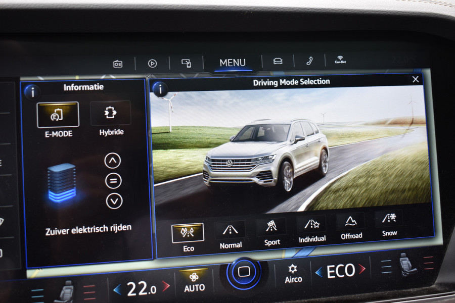 Volkswagen Touareg 3.0 TSi eHybrid ATMOSPHERE 4MOTION TREKHAAK/HEAD-UP/PANORAMADAK 1E EIG
